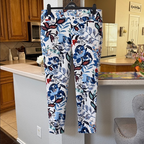 Chico’s Brigitte Cool Floral Ankle Pants - Picture 5 of 11